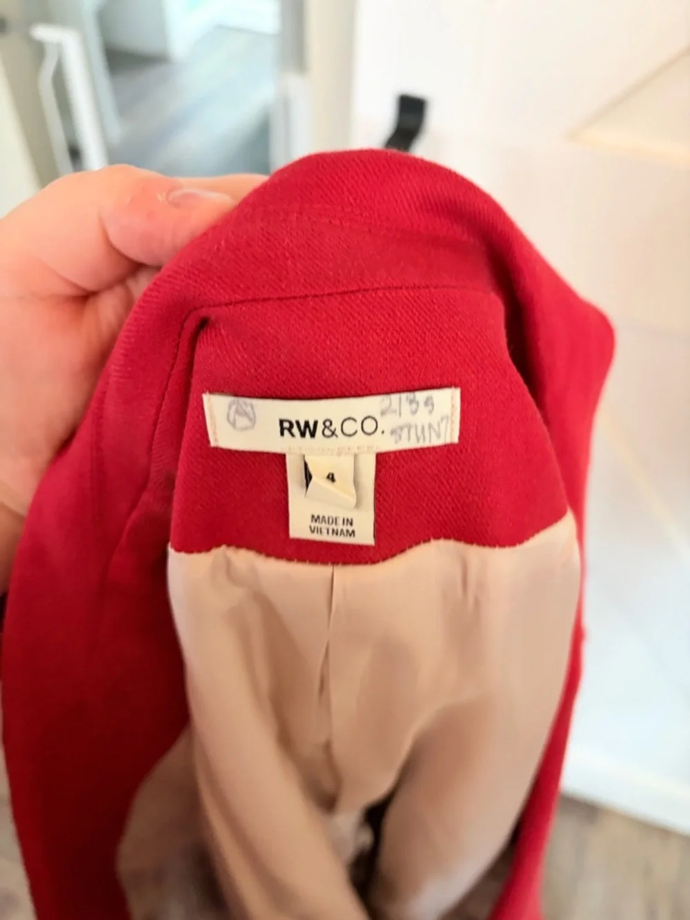 RW&CO. Bold Red Linen Women's Blazer - Picture 5 of 6